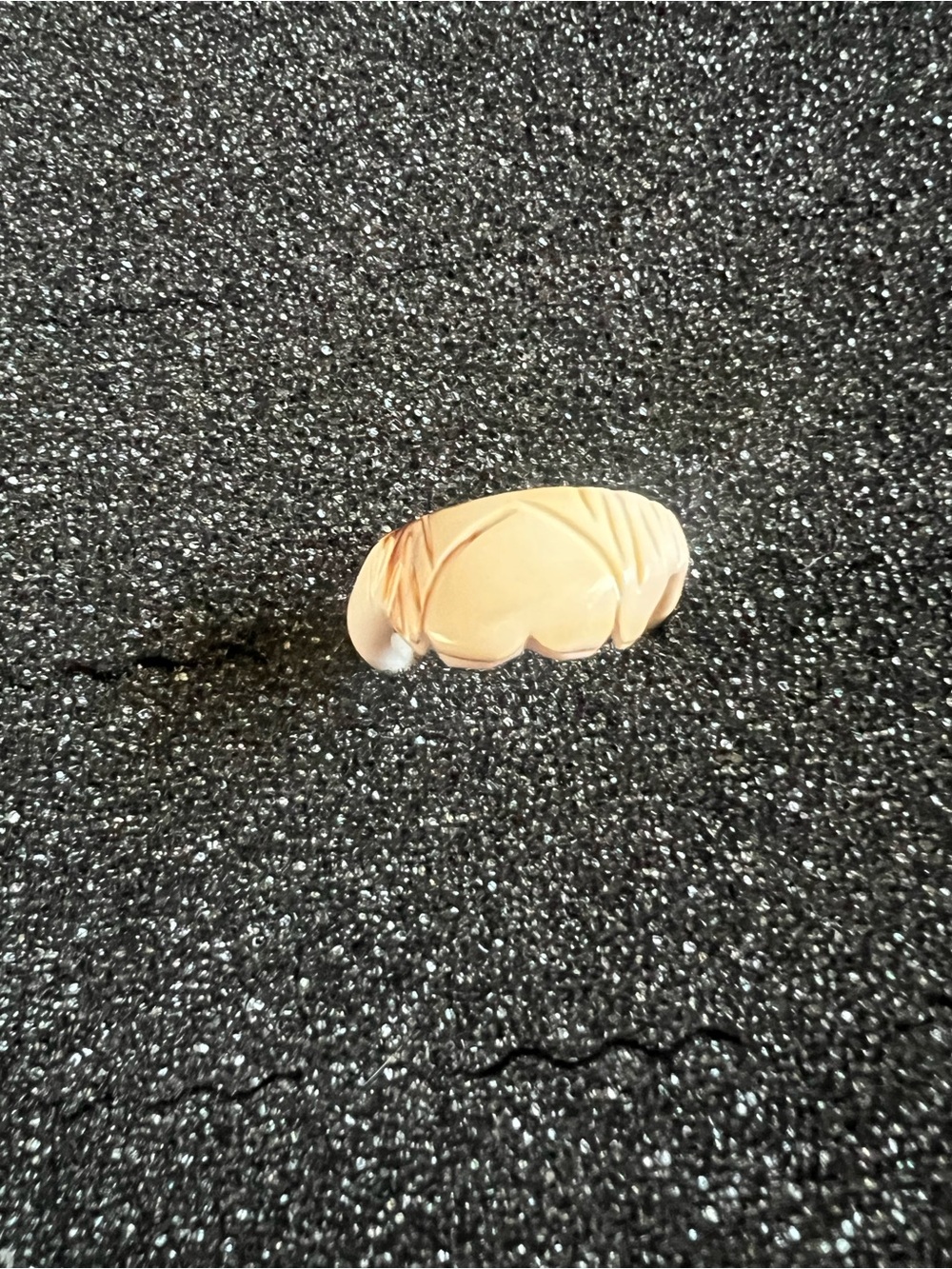 Vintage Carved Shell Band Ring